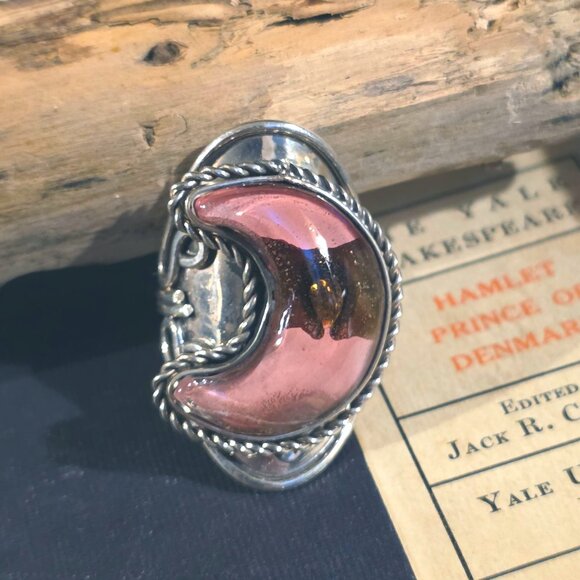 Peruvian Fused Art Glass Purplish Pink Silver Crescent Moon OOAK Artisan Ring - Picture 3 of 8